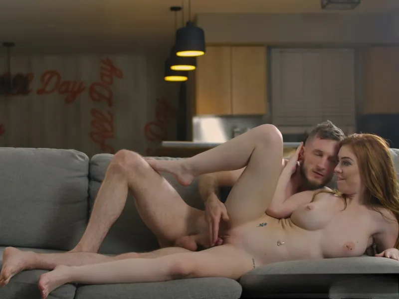 đang tăng ca mà em ghệ cứ dùng bướm dụ tôi doggy cùng em