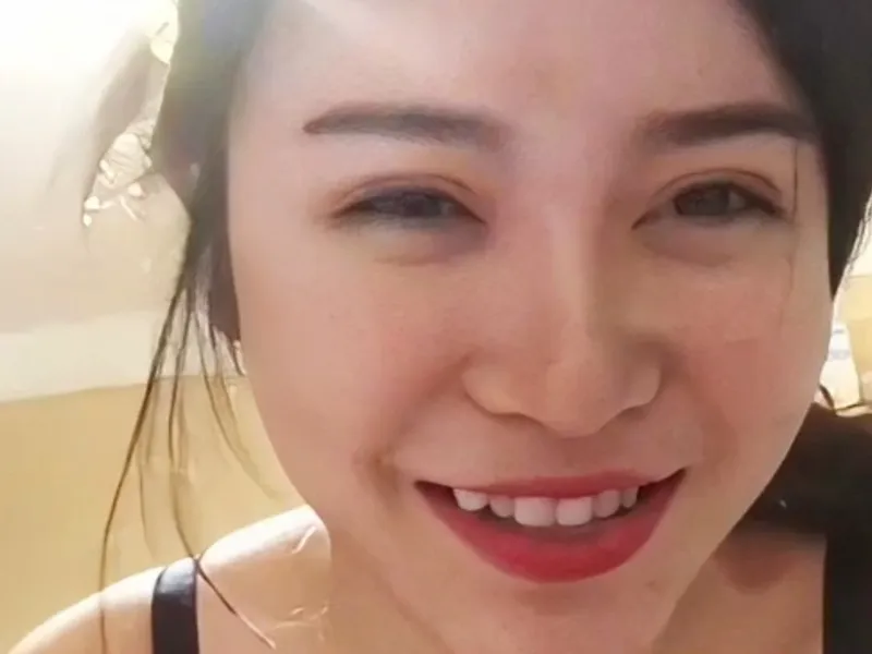 Dì cháu lâu lâu mới gặp nhau đi ăn mà cháu bắt liếm buồi ăn chuối